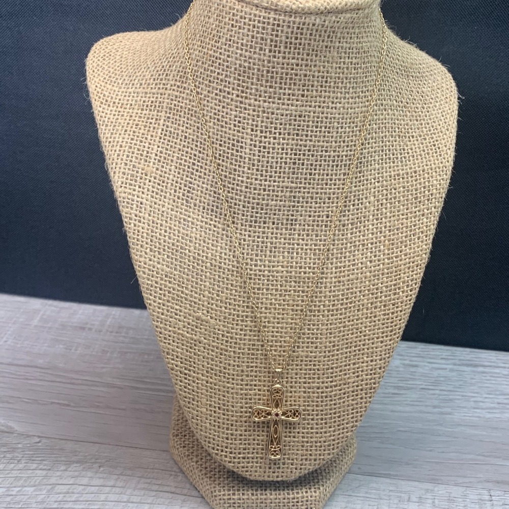 Sarah Coventry Gold Tone Filigree Cross Necklace Red Rhinestone 16" Chain 5497